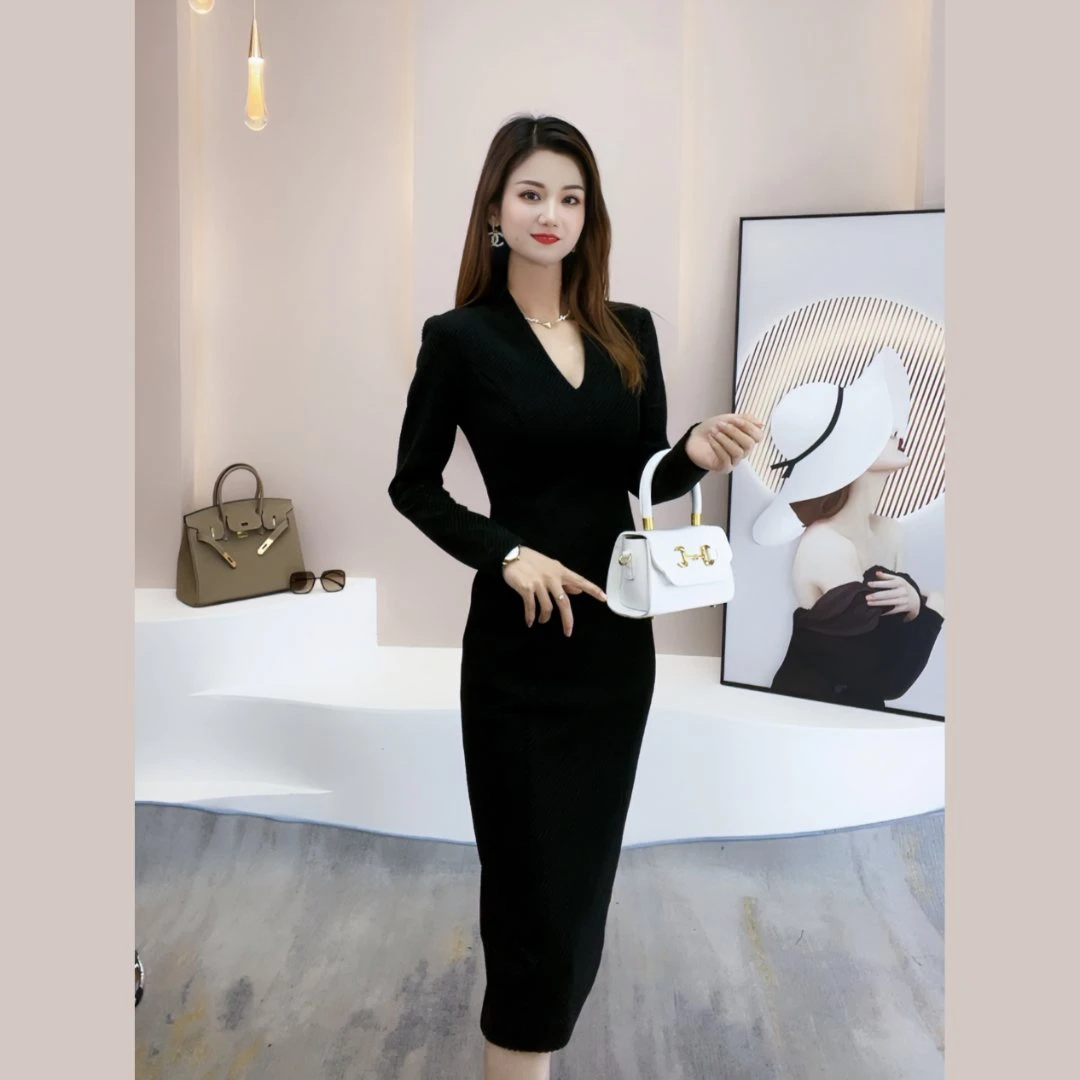 早春法式复古赫本风开叉连衣裙修身气质v领包臀连衣裙女收腰显瘦