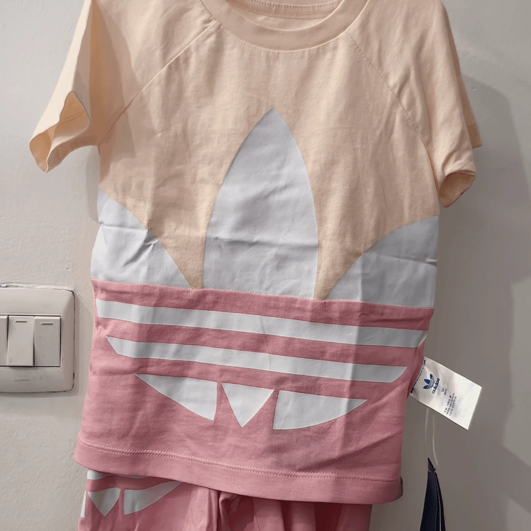阿迪达斯婴童女套装