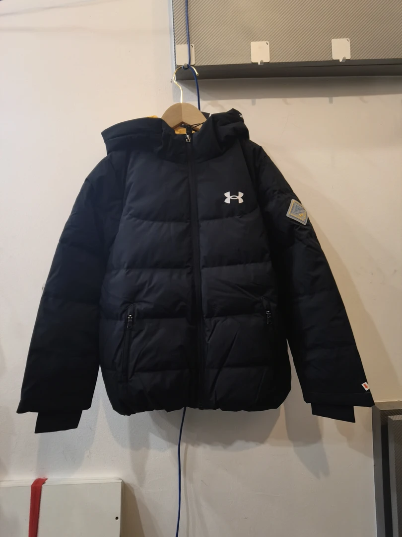 安德玛羽绒服，可以调换其他款退货需要支付30元质检费