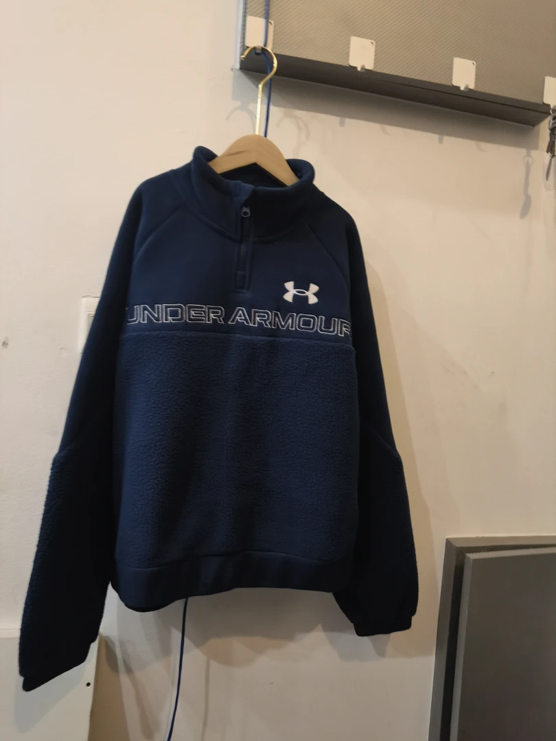 安德玛儿童摇粒绒外套，可以调换其他款，退货需要支付30元质检费