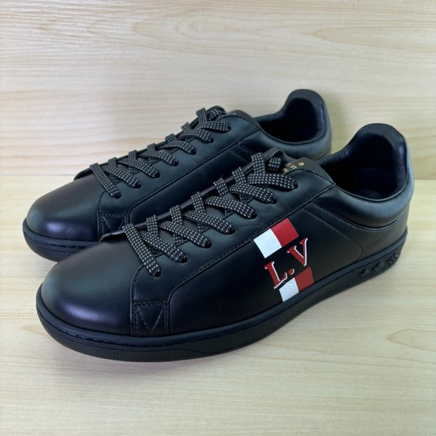 全新未使用Louis Vuitton 路易威登Logo印刷图案黑色全皮系带板鞋