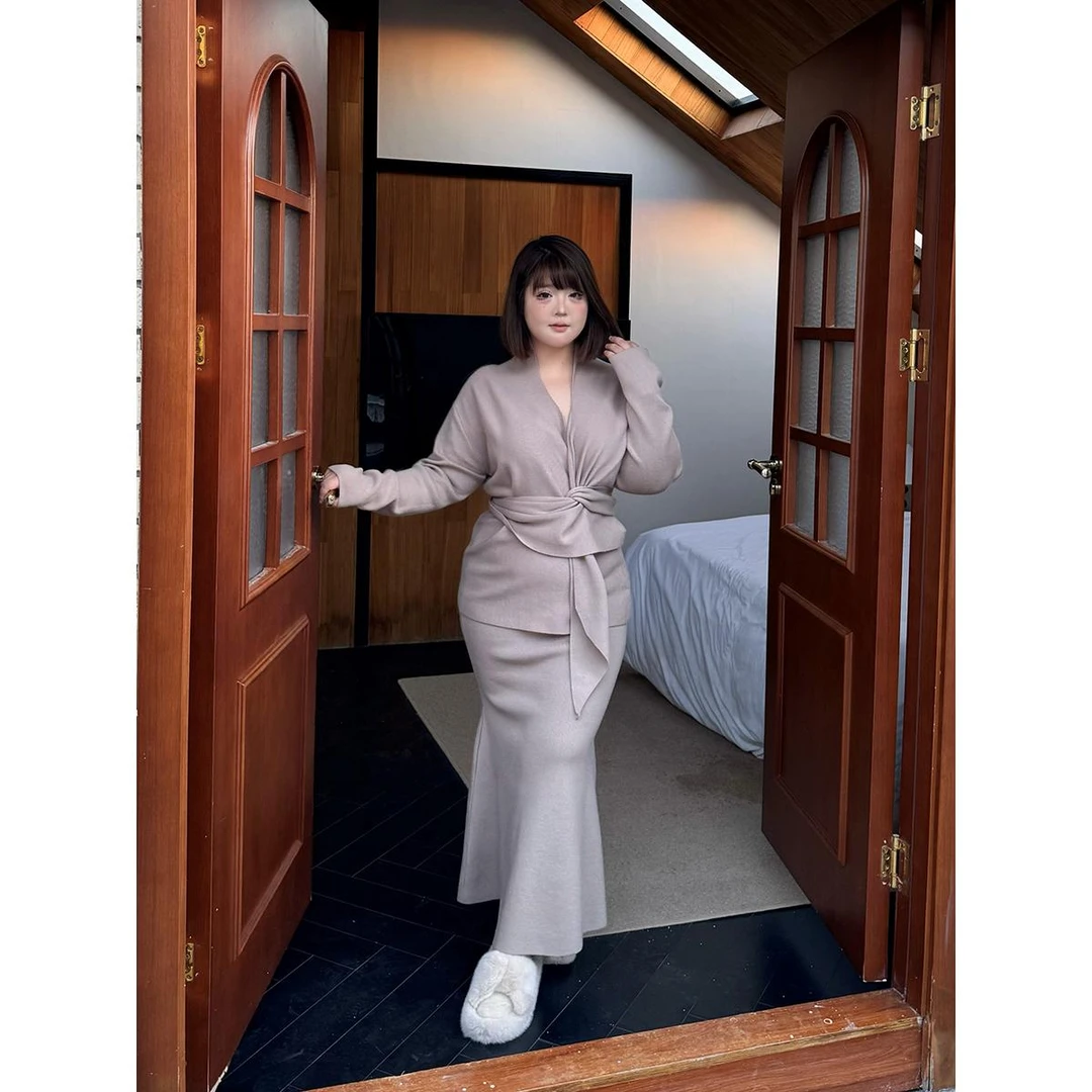 雪雪【日系轻熟女】大码绑带上衣高腰半身裙新品温柔两件针织套装