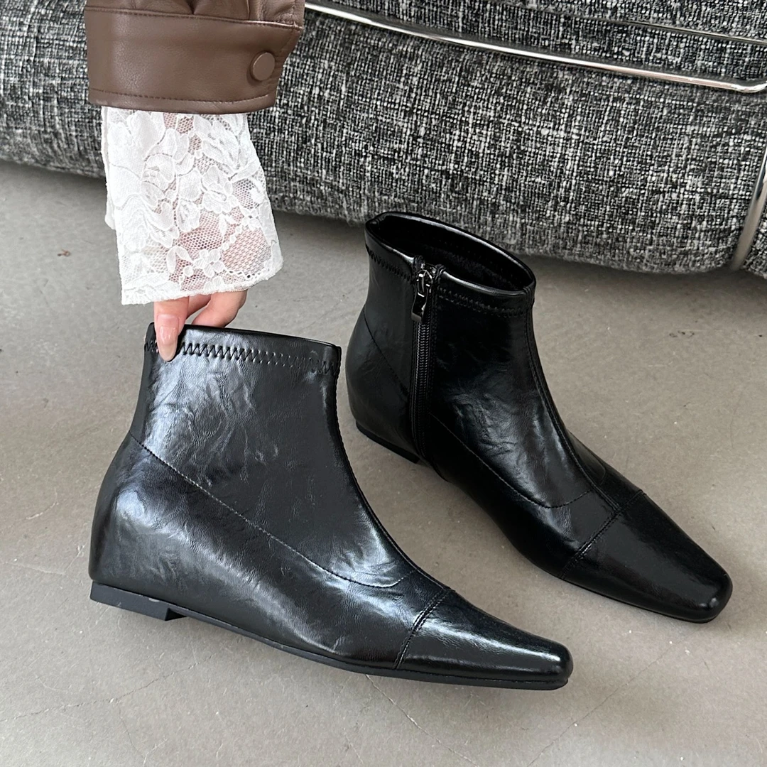 隐形增高气质时尚2024冬季靴子新款瘦瘦女靴低跟短简靴小众时装靴