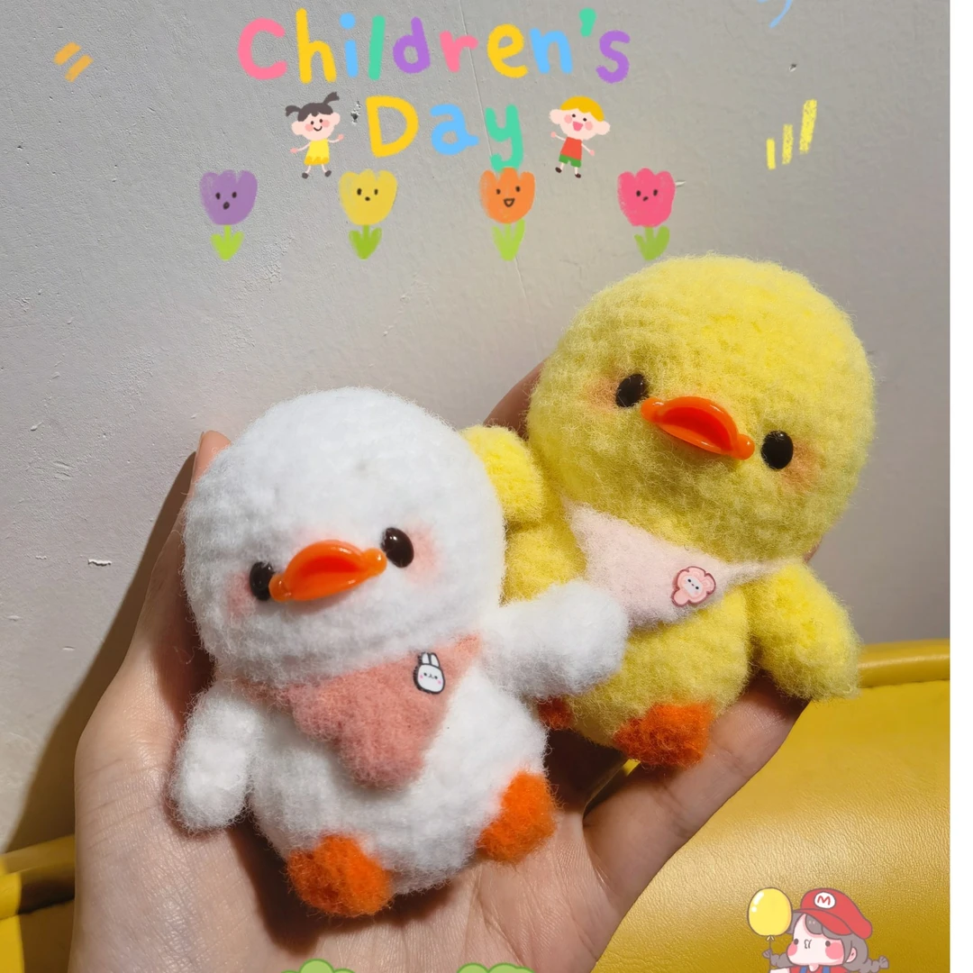 嗦嗦手工钩织直播选款链接 各种纯手工钩织挂件包包发夹发圈摆件