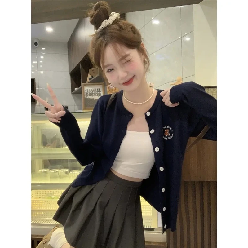 早秋新款百搭洋气显瘦刺绣小熊针织长袖长毛衣开衫上衣小个子女