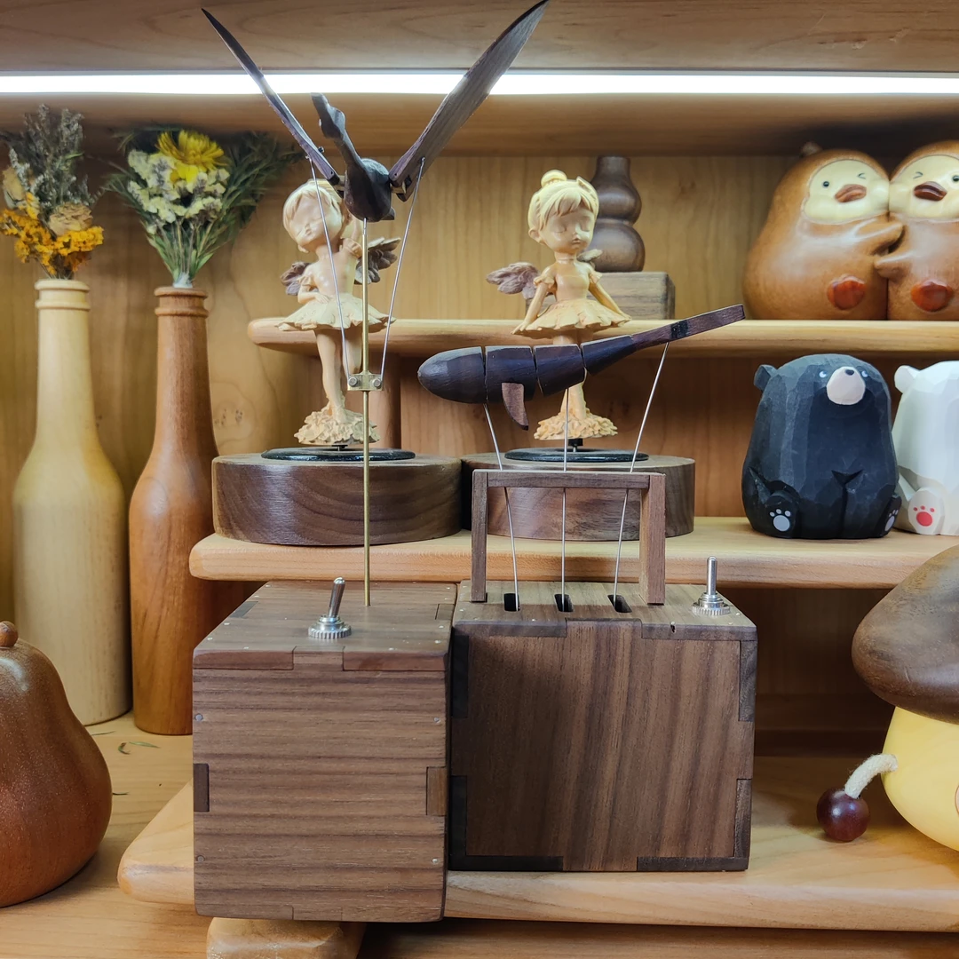 由物喜/黑胡桃实木鲸鱼桌面摆件音乐盒