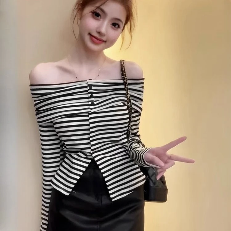 早秋新款露锁骨条纹一字肩上衣女褶皱长袖打底衫小众设计感针织衫