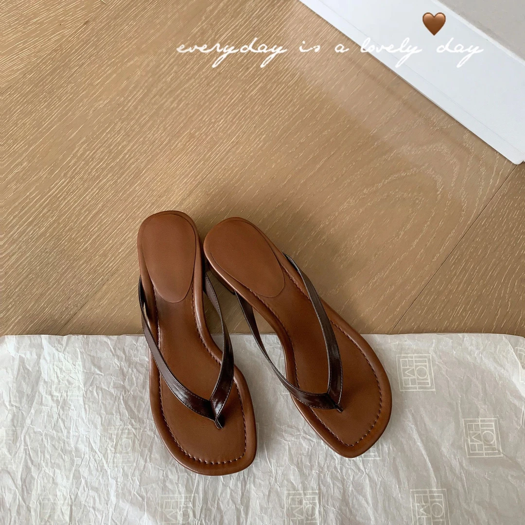 【苏茵茵同款】韩岛假日~韩国夹脚趾沙滩粗跟人字拖鞋女凉拖外穿夏