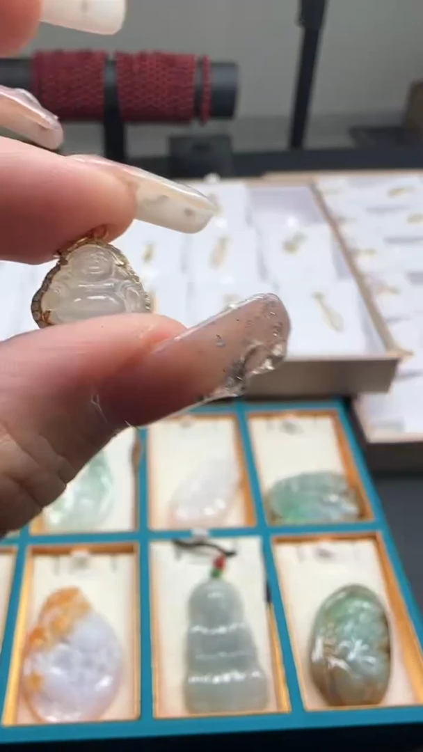 【闪购商品】翡翠颈饰18K金镶嵌翡翠挂件
