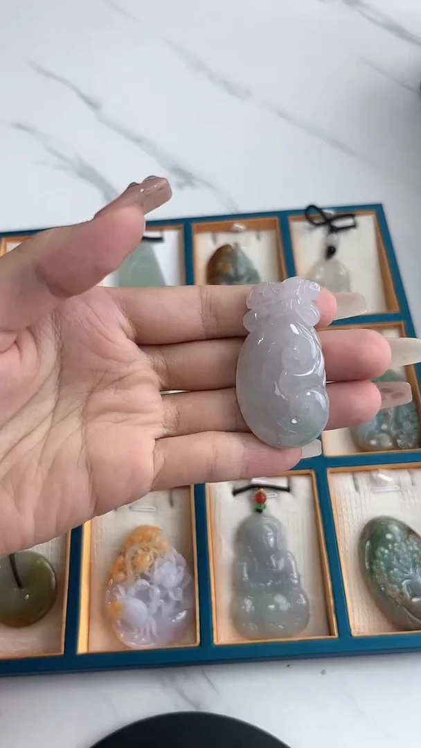 【闪购商品】翡翠颈饰18K金镶嵌翡翠挂件