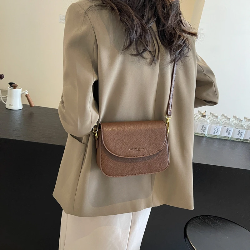 高级感复古小包包2024新款女包流行爆款百搭斜挎包时尚超火小方包