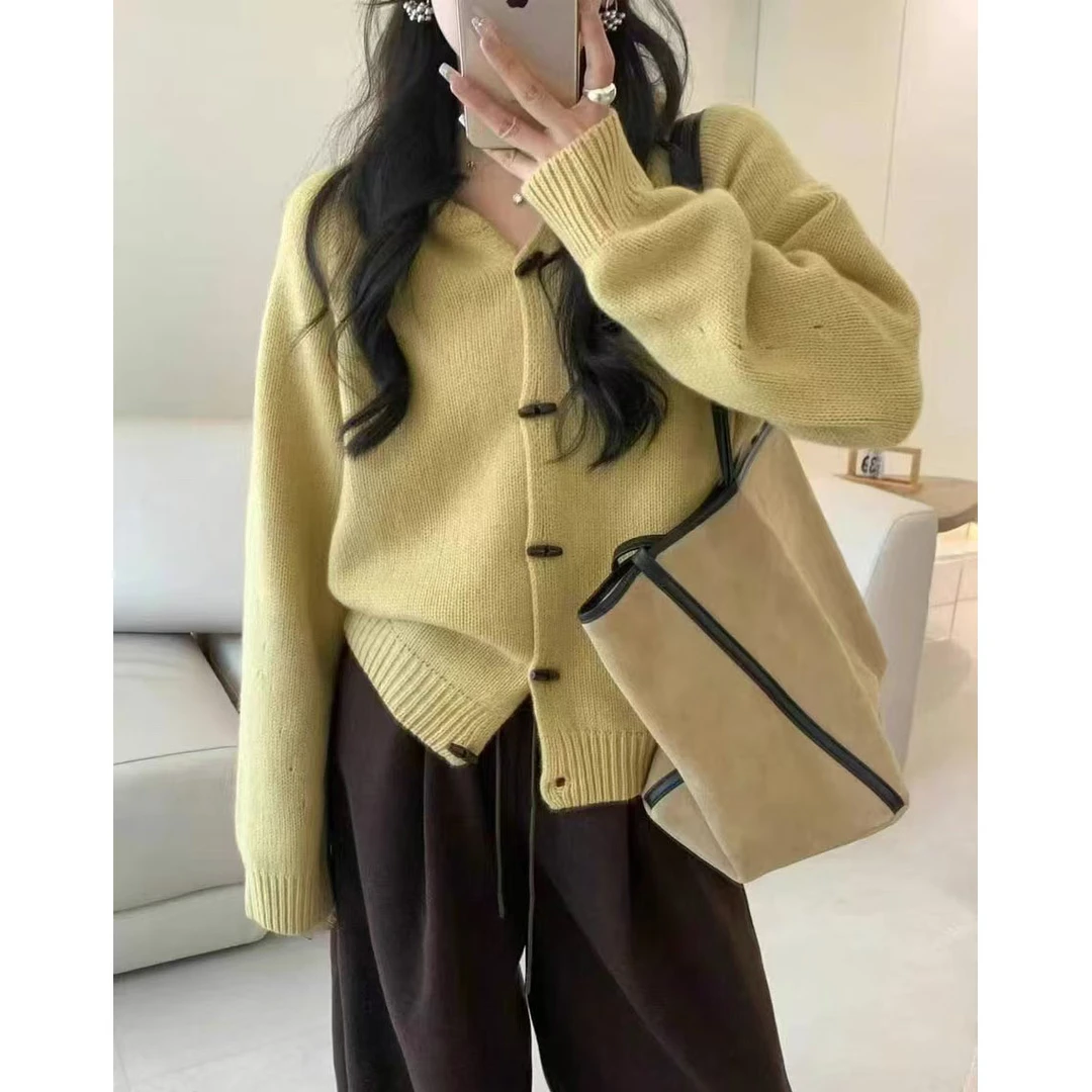 【鹅黄牛角扣】慵懒风加厚连帽粗针针织开衫女毛衣外套FFQ5018