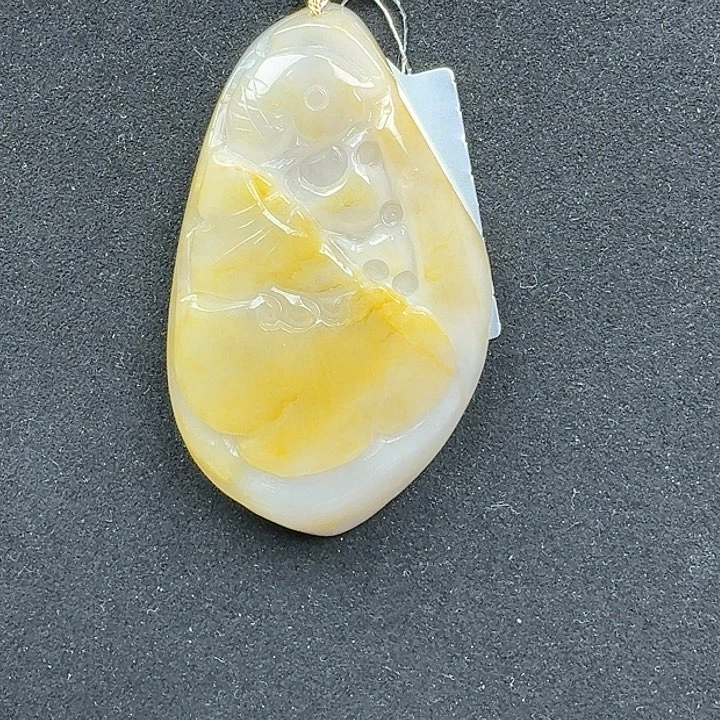 翡翠颈饰未镶嵌年年有鱼