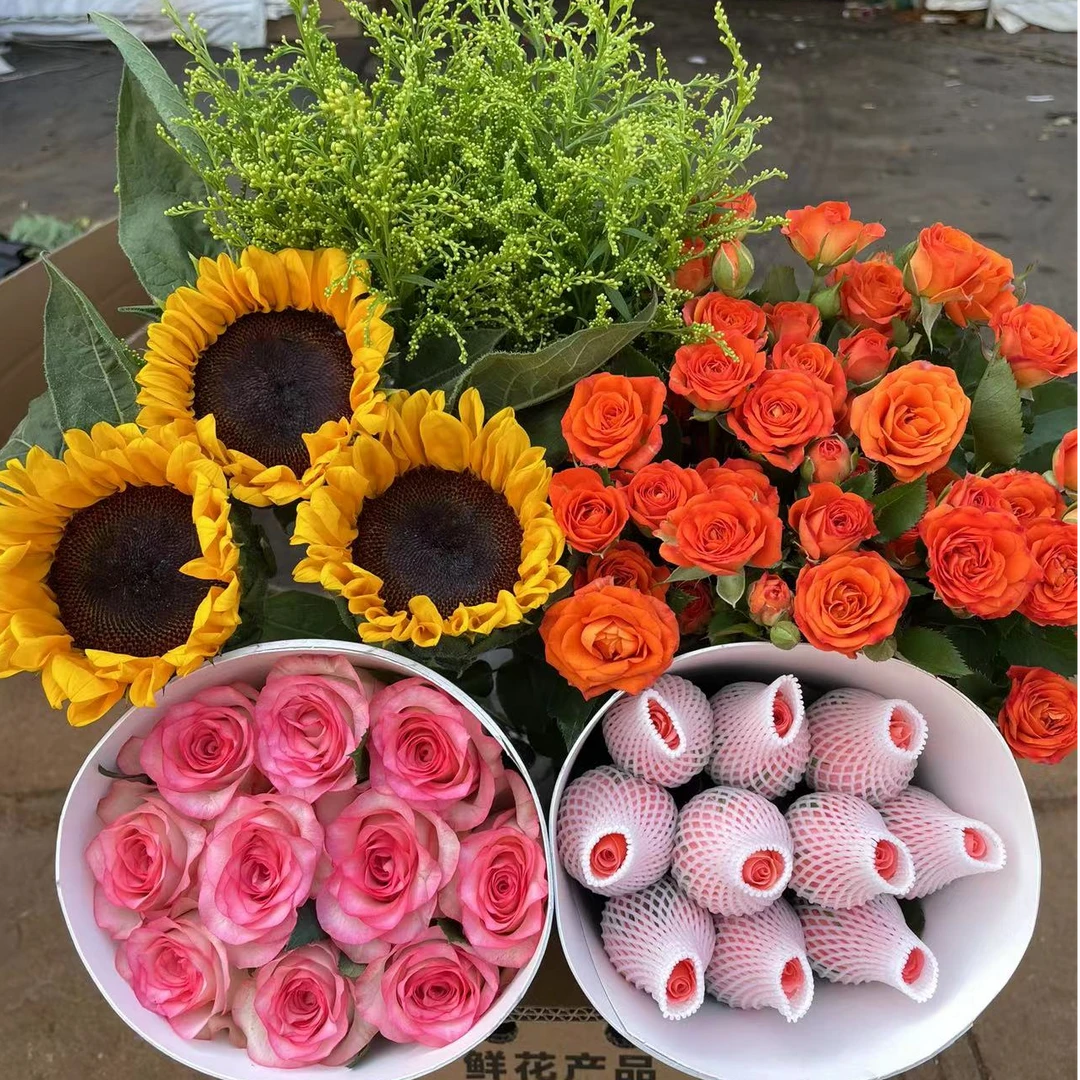 爱莎玫瑰10枝+粉玫瑰10枝+向日葵2只+橙芭比3枝+配草云南昆明鲜花