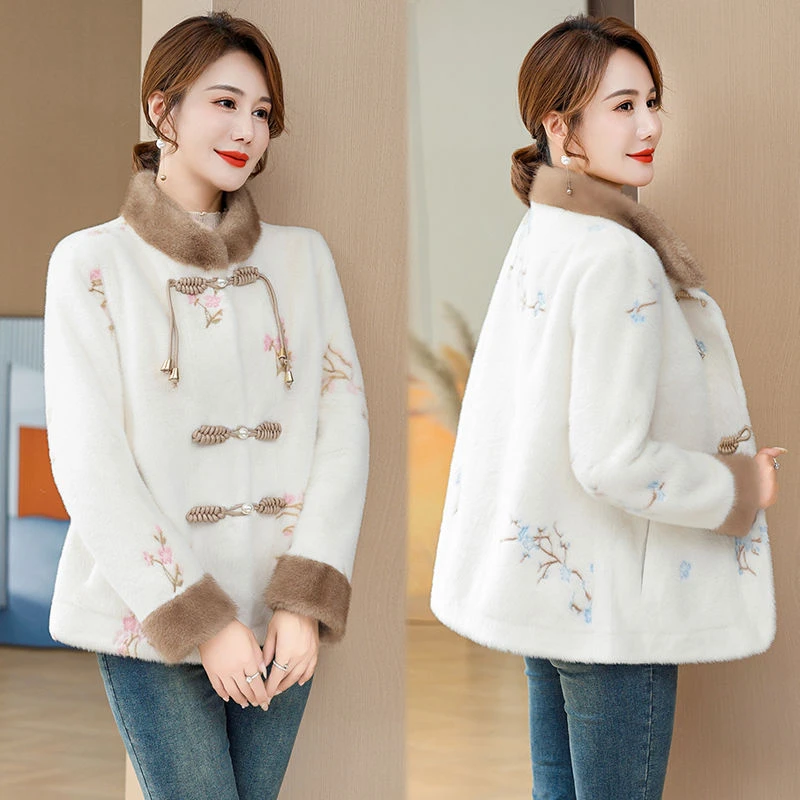 啄木鸟贵太太中式皮毛一体水貂绒外套妈妈秋冬时尚短款中老年人冬