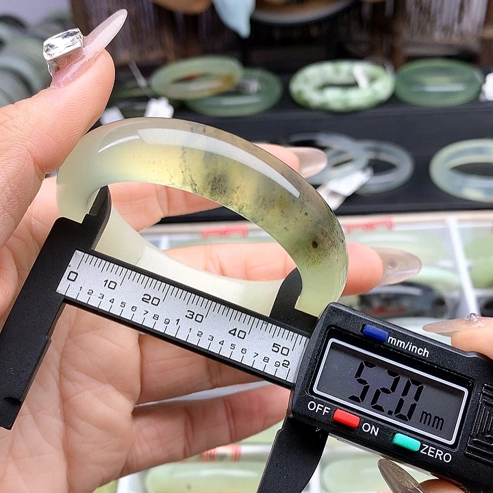 蛇纹石玉手镯未镶嵌736