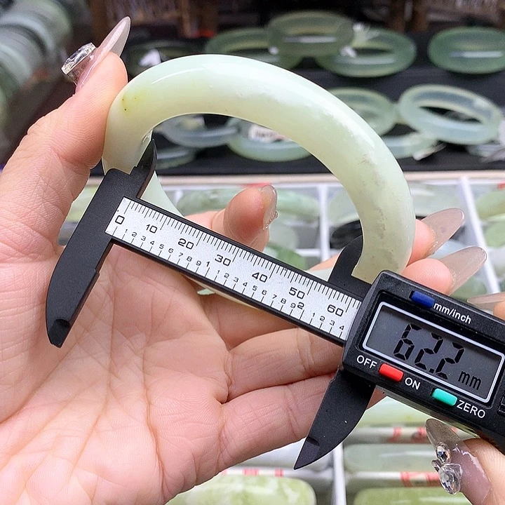 蛇纹石玉手镯未镶嵌816