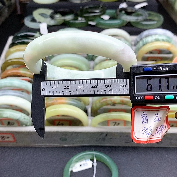 蛇纹石玉手镯74未镶嵌