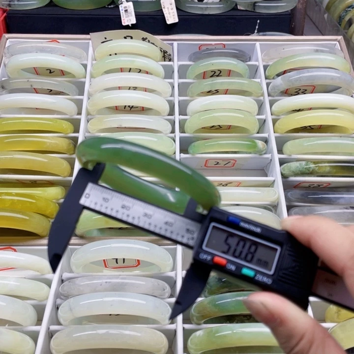 蛇纹石玉手镯未镶嵌27