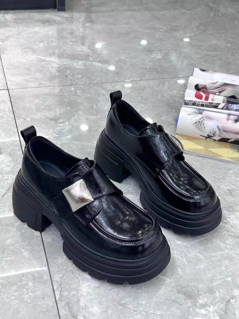 欧洲站女单鞋1106-501百搭乐福鞋秋新款真皮高跟魔术贴英伦小皮鞋
