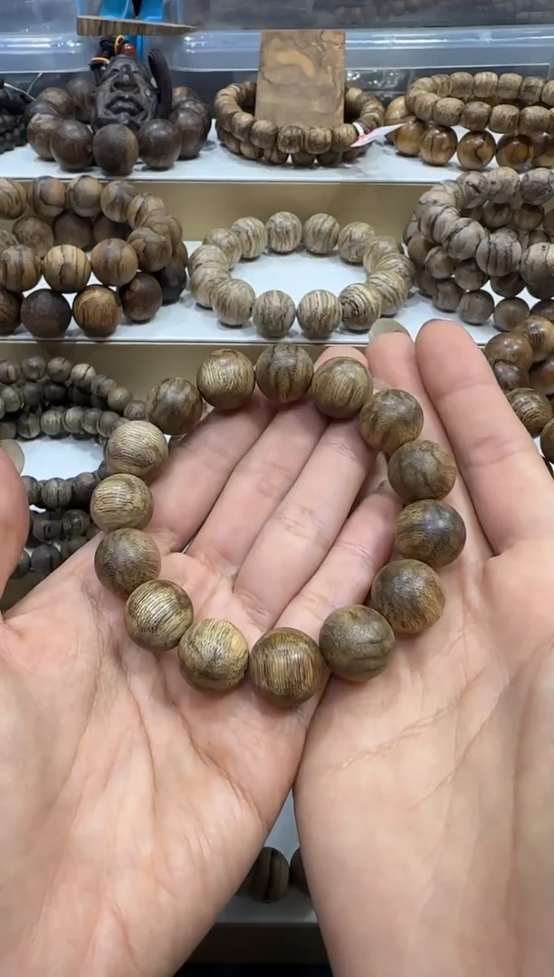 【闪购商品】沉香手串天然野柬埔寨菩萨棋1.4单圈多样发其一