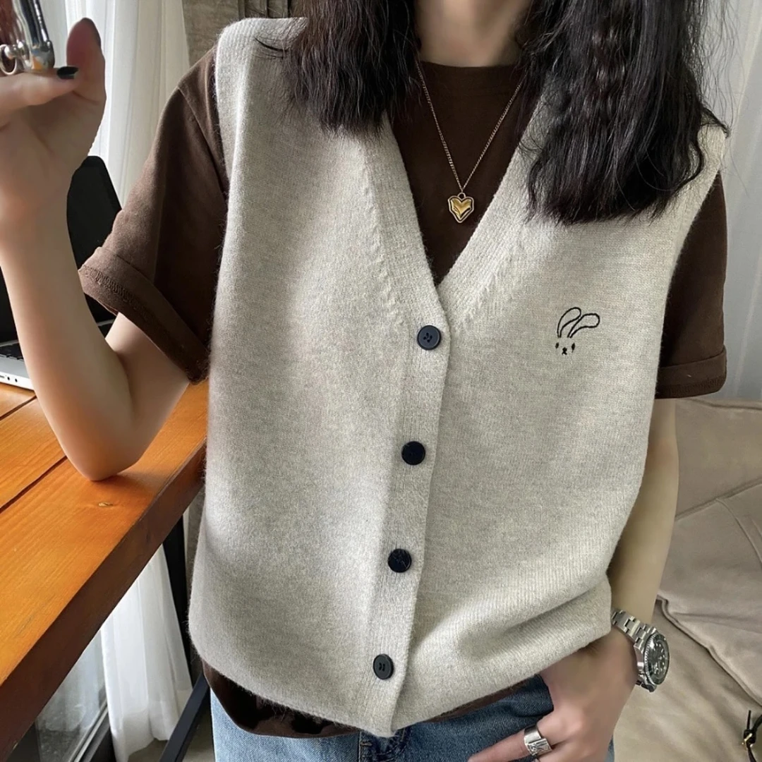 韩系小兔刺绣针织马甲开衫女2024早春新款宽松百搭无袖毛衣背心潮