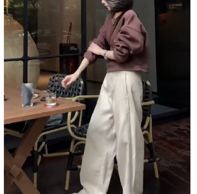 2024秋季新款时尚百搭款式女装气质小众减龄卫衣裤子乖