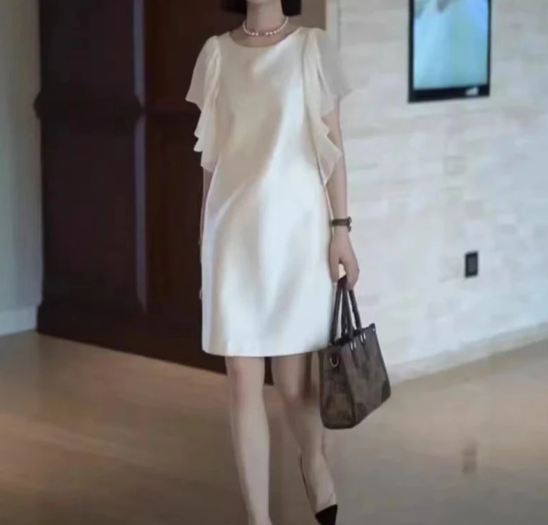 2024秋季新款女装网红气质休闲轻奢爆款气质连衣裙潮流女
