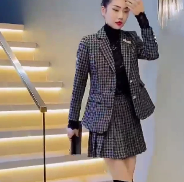 2024秋季新款时尚百搭款式女装气质网红套装裙乖