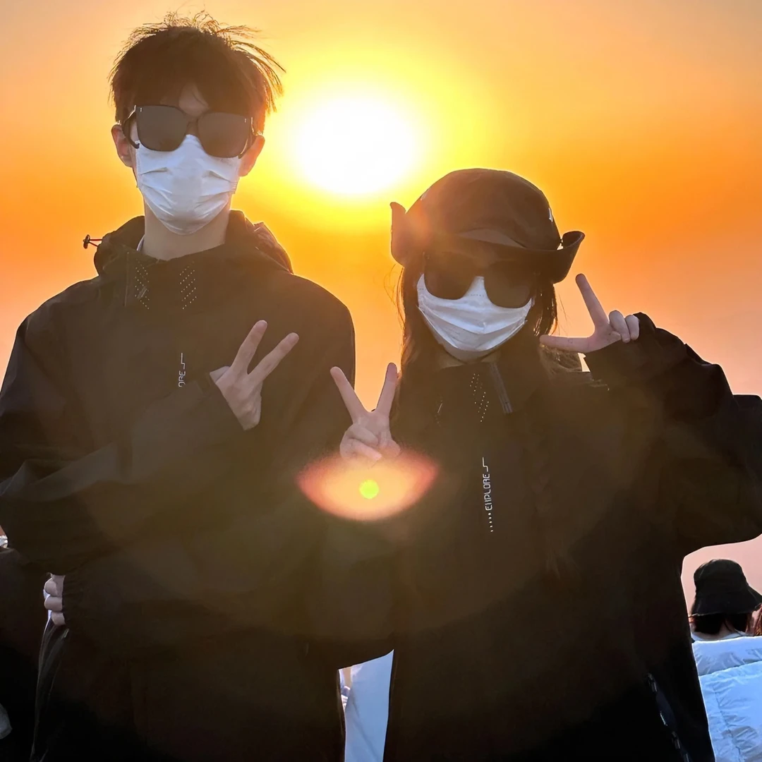 户外复古男春秋季嘻哈软壳外套防风防水三合一可拆卸登山服女潮流