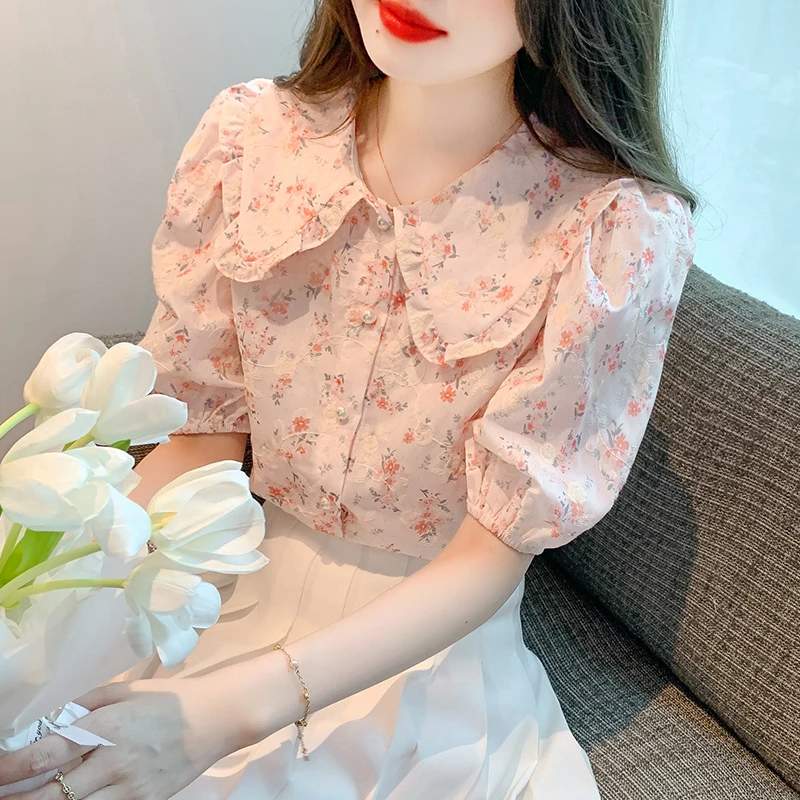 韩版娃娃领时尚绣花衬衫女夏季新款小清新气质设计感小众短袖上衣