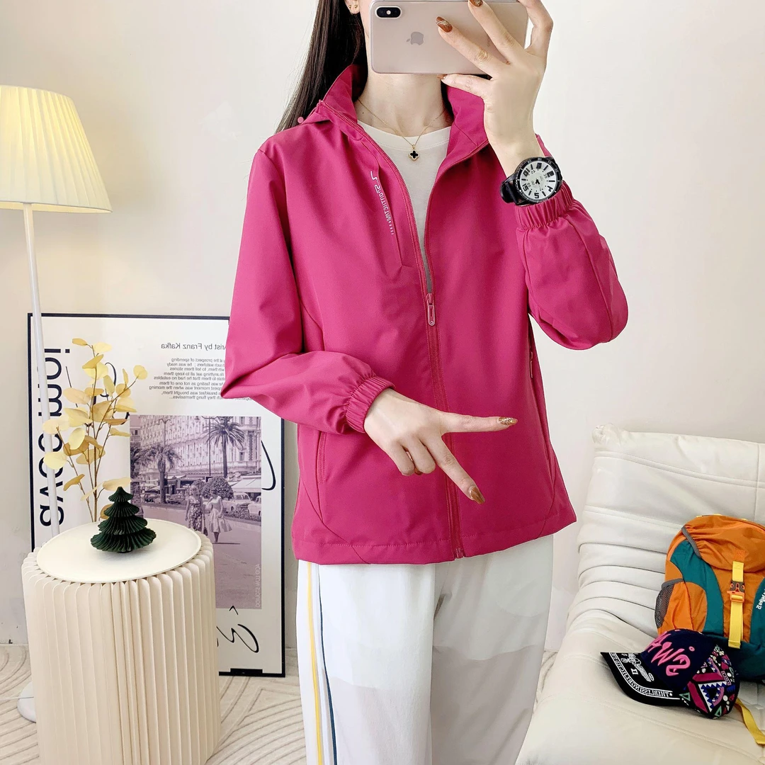 2025款春秋冲锋衣防风防水防刮透气女士连帽时尚运动休闲户外衣服