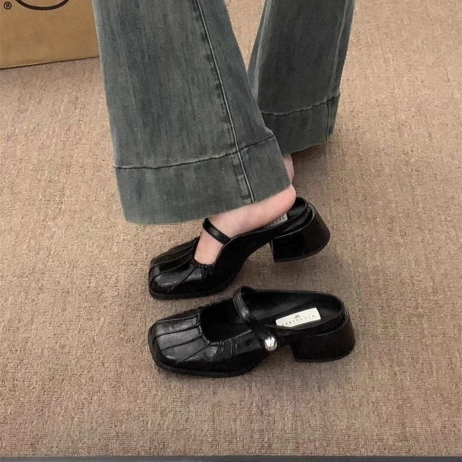 啄木鸟包头半拖鞋女2025新款秋季外穿鞋子法式粗跟穆勒鞋银色单鞋