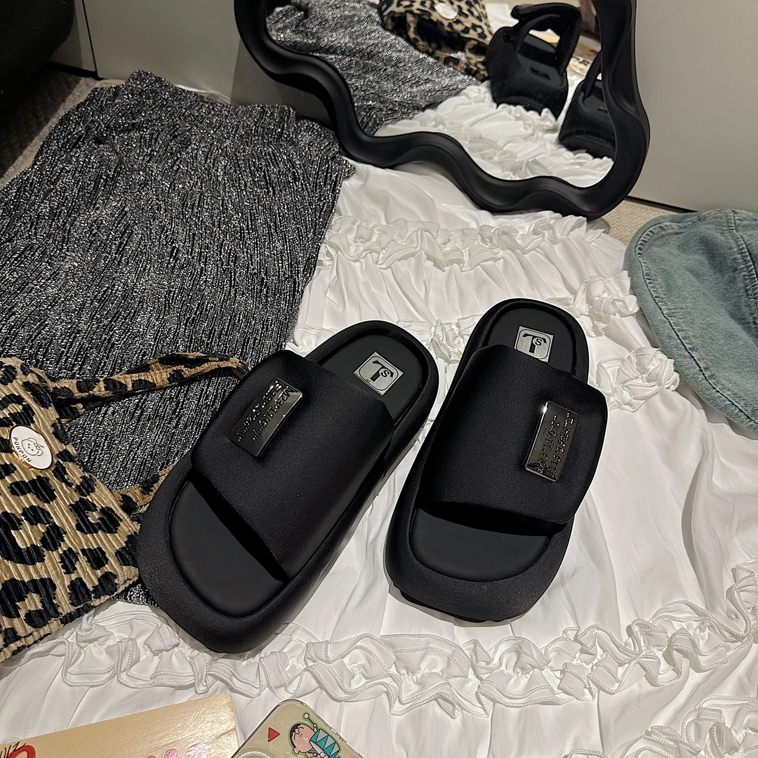 TS拖鞋女外穿2024年新款厚底一字面包拖鞋MTB47332