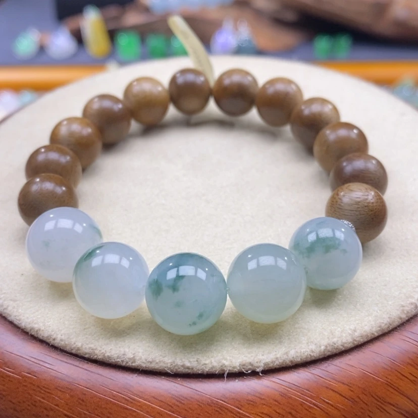 【闪购商品】沉香木手串翡翠飘绿木带宝卡12+