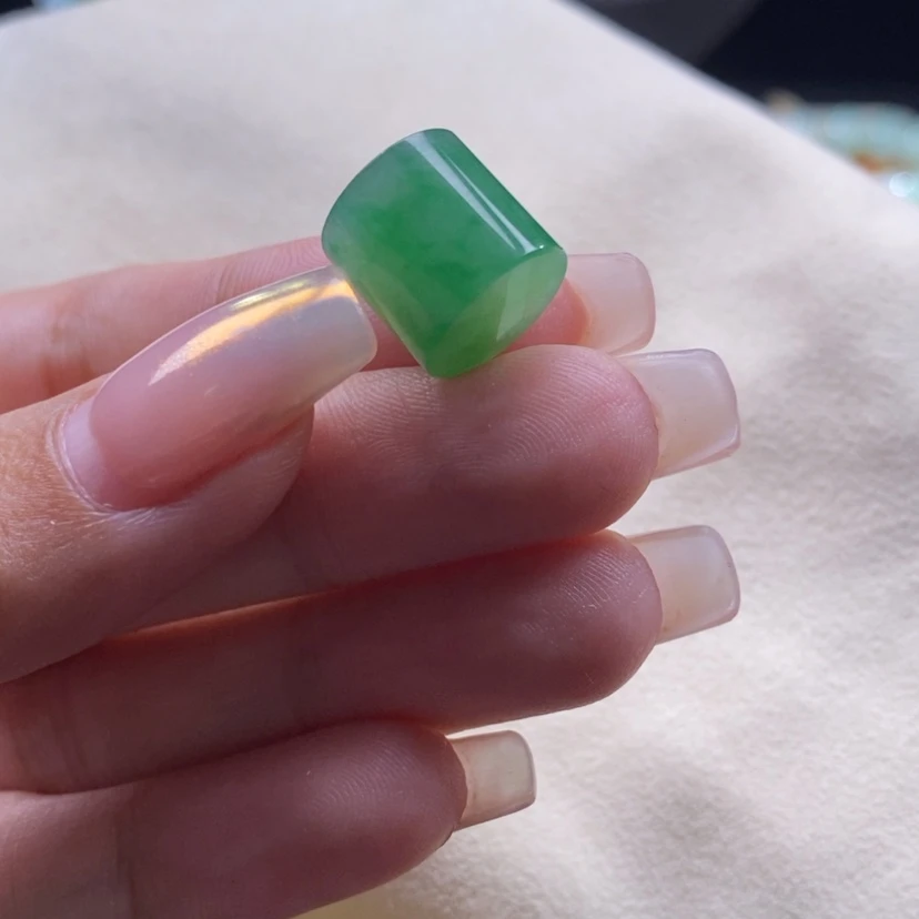 【闪购商品】翡翠颈饰未镶嵌满辣阳绿桶珠