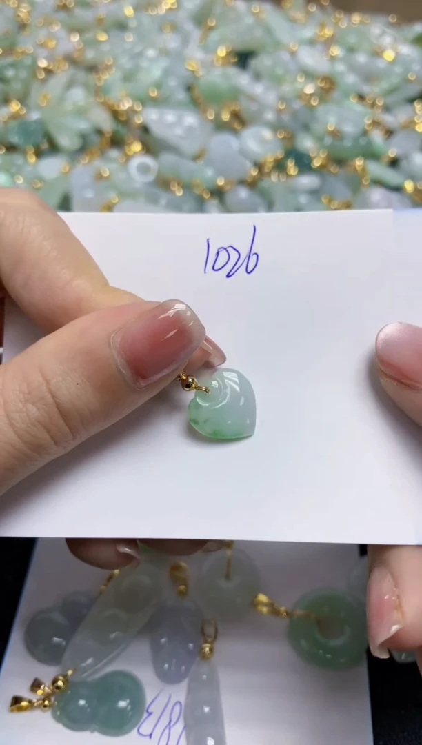 【闪购商品】翡翠挂件合金V天然缅甸翡翠A货