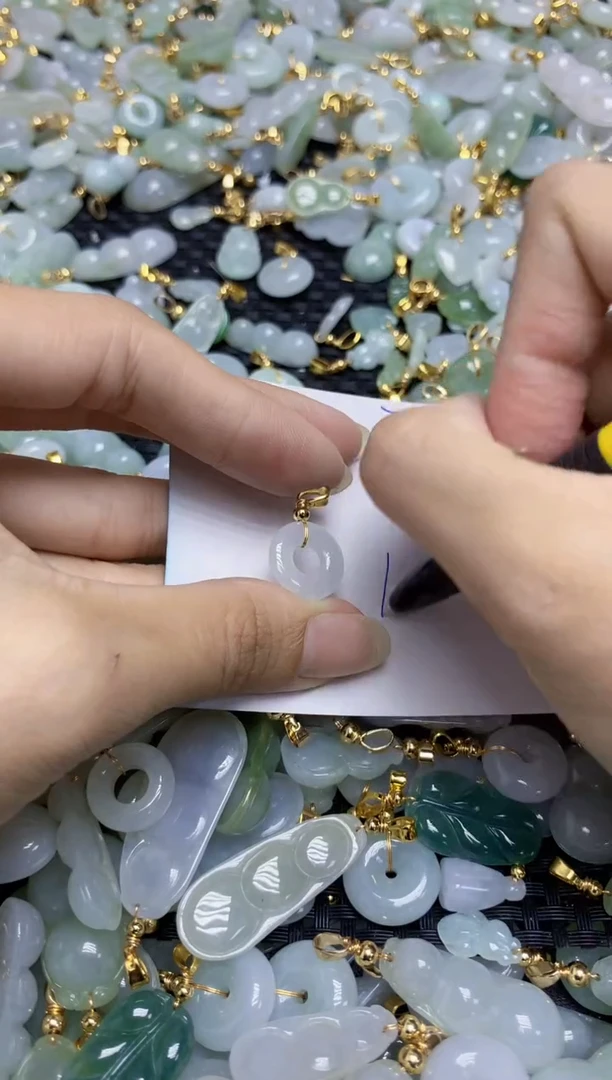 【闪购商品】翡翠挂件合金天然缅甸翡翠A货