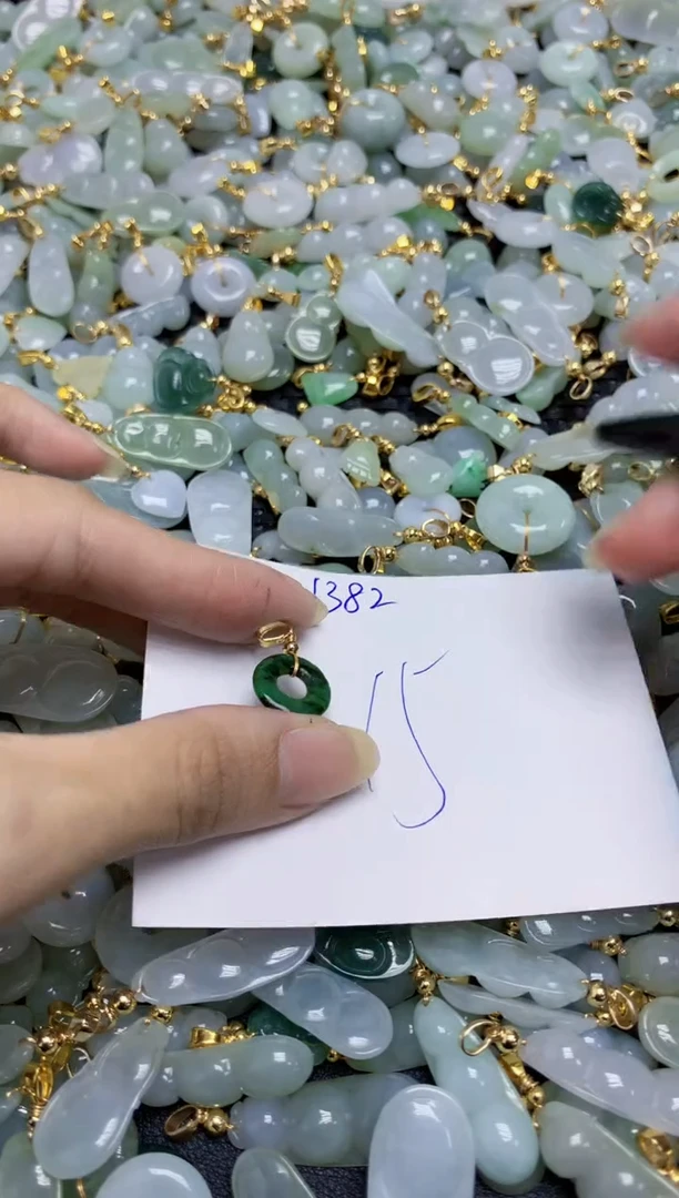 【闪购商品】翡翠挂件合金天然缅甸翡翠A货