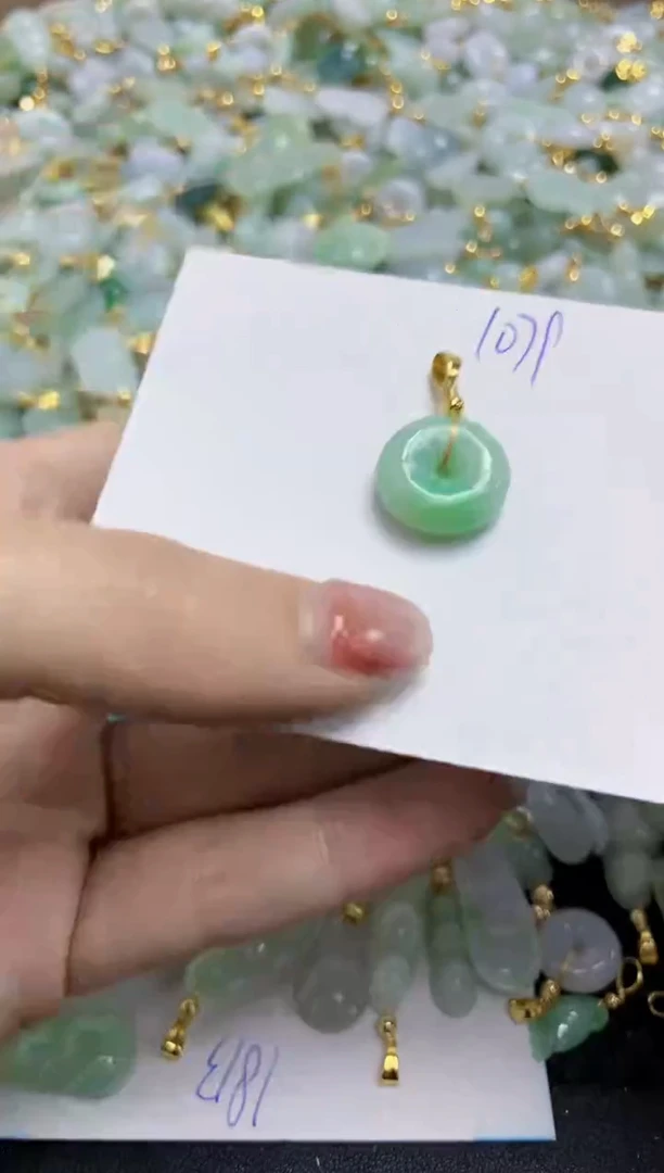 【闪购商品】翡翠挂件合金天然缅甸翡翠A货