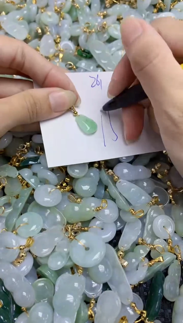 【闪购商品】翡翠挂件未镶嵌天然缅甸翡翠A货