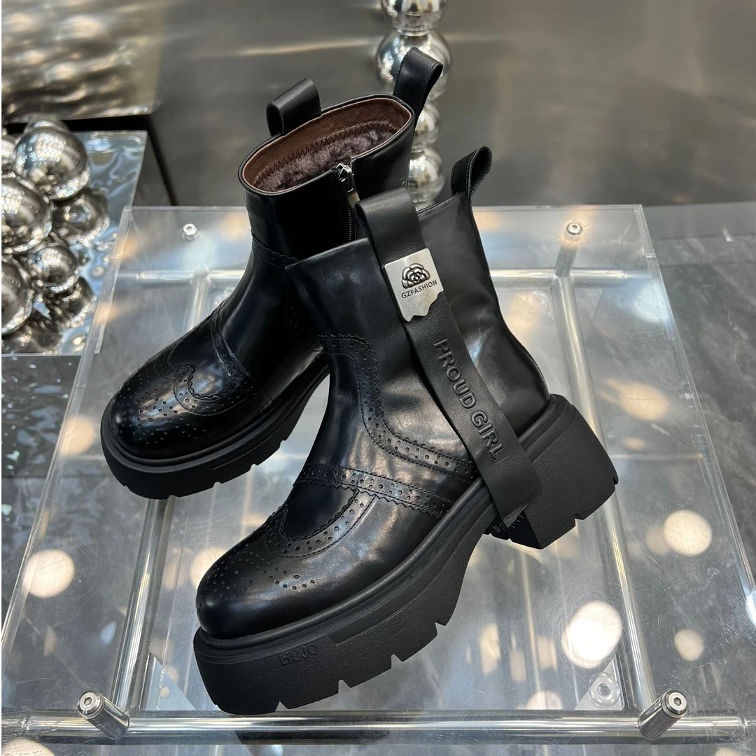 【现货】2024秋冬新款松糕厚底布洛克雕花短靴女百搭时装靴P3122-12