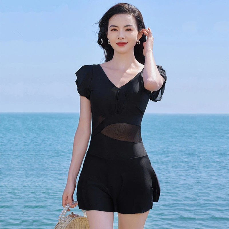 泳衣女新款2024爆款高端泡温泉大码连体保守微胖遮肉显瘦性感冬天