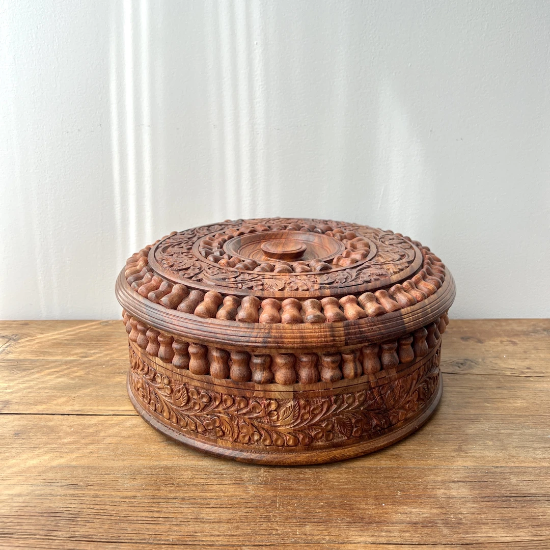 泰古牛牛古典檀木手工复古雕刻家用分隔客厅阳台雕花圆形收纳盒