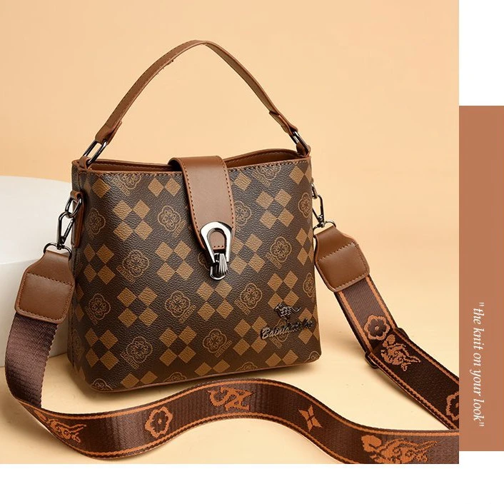 高级感包包女2024秋季新款潮时尚大容量单肩斜挎包百搭手提水桶包