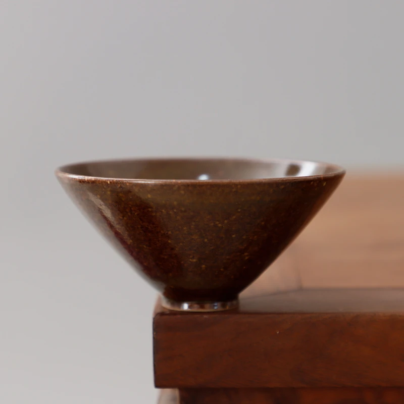 耀州窑许磊手作新派薄胎粗陶酱色釉青瓷中式经典直口大斗笠茶杯