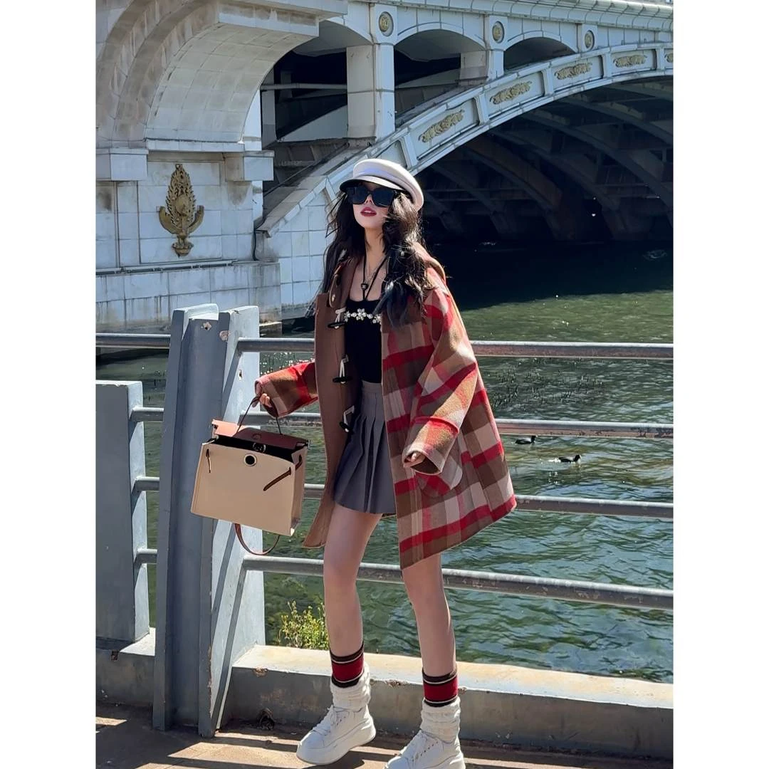 【欢乐颂】格纹羊毛大衣女2025新款双面穿牛角扣洋气小个子毛呢外套