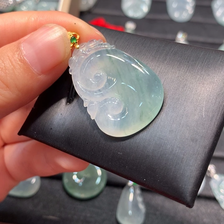 【闪购商品】翡翠颈饰18K金镶嵌翡翠