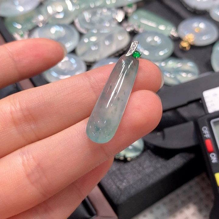 【闪购商品】翡翠颈饰18K金镶嵌翡翠