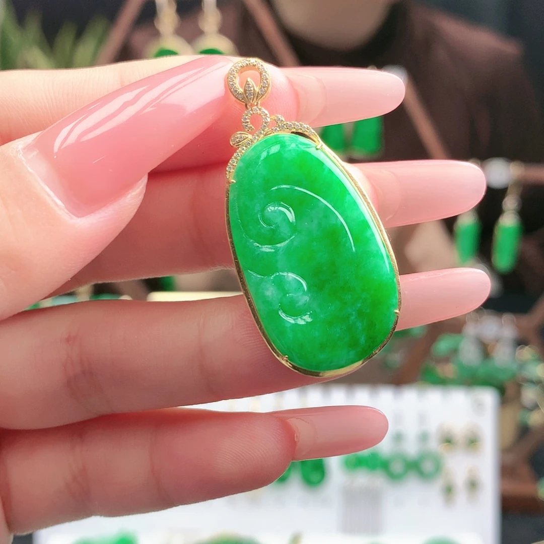 翡翠颈饰未镶嵌吊坠